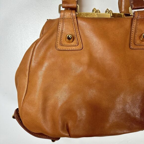 CC SKYE Camel Brown Lamb‎ leather shoulder Bag Gold Trim Clasp GUC - Picture 2 of 16